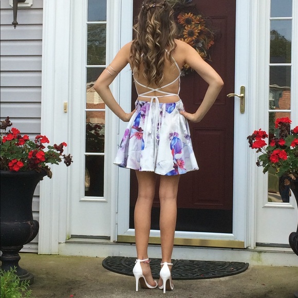 White and purple floral dress - Picture 2 of 4